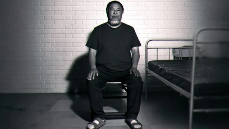 El artista chino Ai Weiwei recreará su celda de detención en vivo: se transmitirá en 3 galerías del mundo y una es de Buenos Aires
