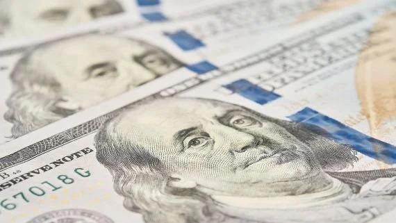 Por qué el dólar subió cerca de 5% en junio y qué espera el mercado para fin de año