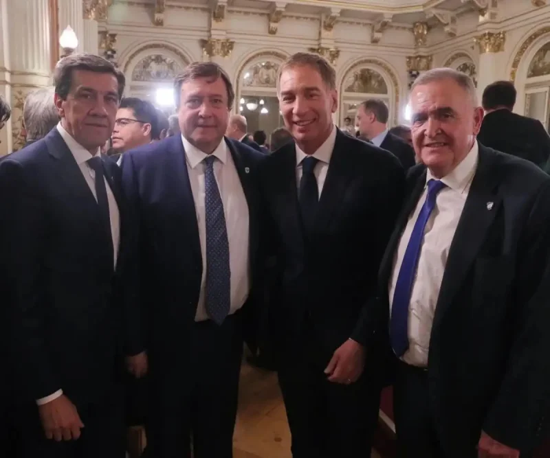 Santilli juró con el respaldo de los gobernadores