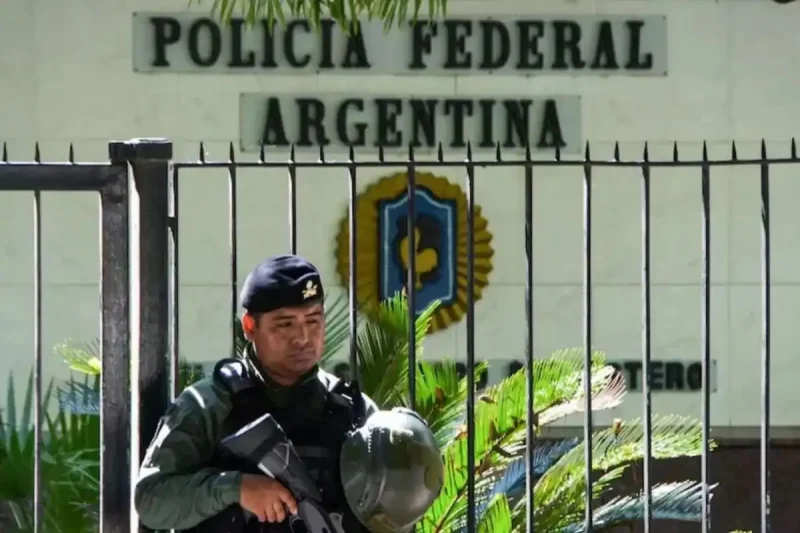 Tours de compras: acusan a policías federales de cobrar coimas