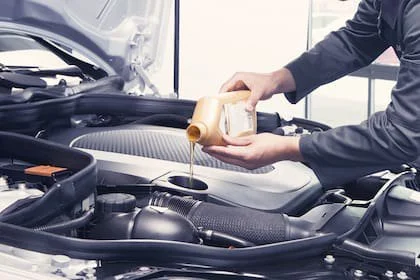 Ruidos a golpes secos en el motor puede ser sinónimo de que se requiere un cambio de aceite