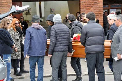 Entierro Ernestina Pais en cementerio Chacarita