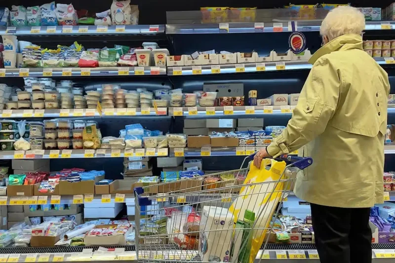 El Gobierno apuesta a que la inflación de junio perfore el "piso" del 2% y consolide la tendencia a la baja