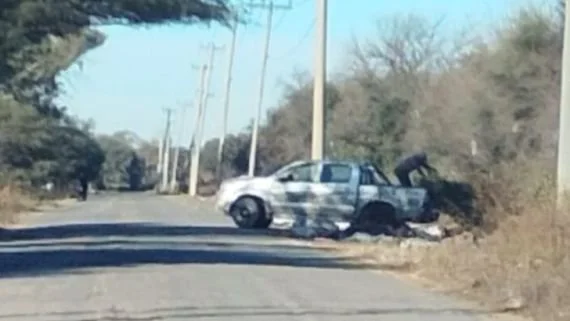 Córdoba: lo multaron por arrojar basura con su camioneta Toyota en un baldío