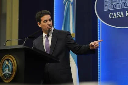 Ravier, en su primera conferencia de prensa