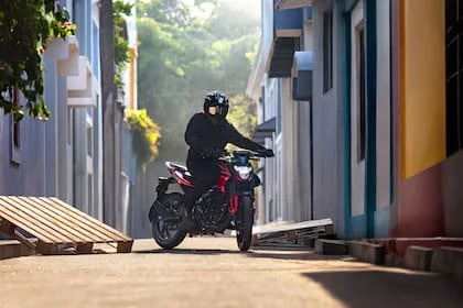 Rouser N125