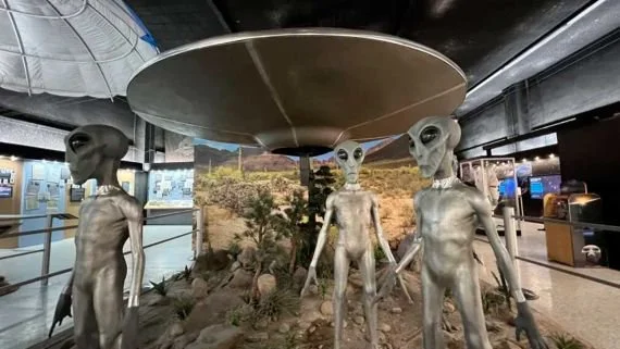 Día Mundial de los OVNIs: el incidente de Roswell y sus versiones cruzadas, 79 años después
