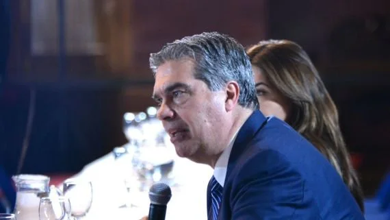 Capitanich impulsó en el Senado una ley de emergencia para las pymes