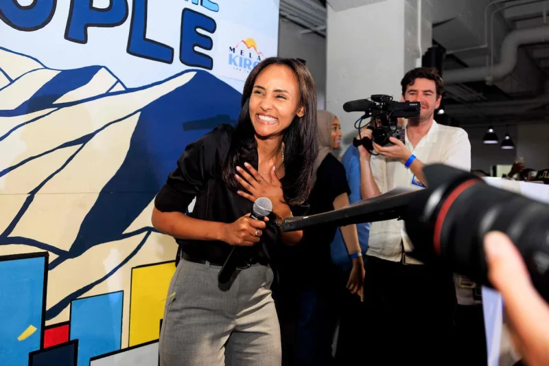 La izquierda gana terreno en el Partido Demócrata y Kamala Harris busca acercarse a Mamdani