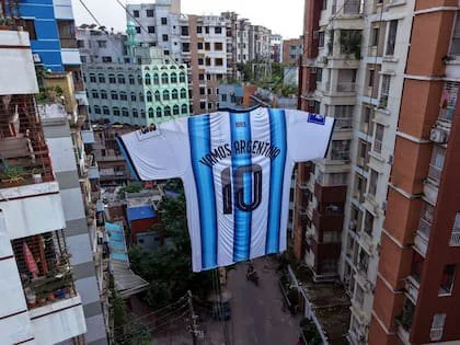 Fanáticos defienden su apoyo a la “Scaloneta” pese a las críticas religiosas