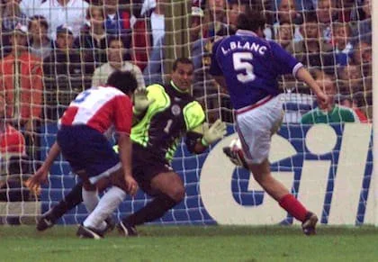 El Gol de Oro de Laurent Blanc con el que Francia eliminó a Paraguay en el Mundial 1998