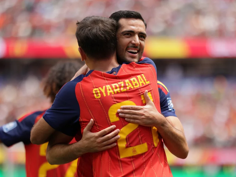 “España vuela hacia octavos”: así vivió la prensa española la goleada de la Roja ante Austria