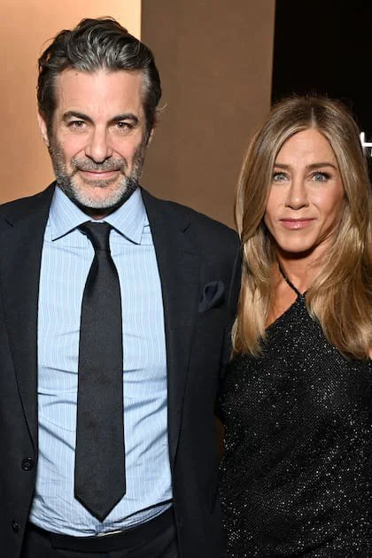 Jim Curtis y Jennifer Aniston, una pareja que acaba de cumplir un año de amor