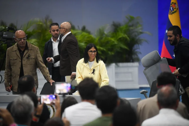 Delcy Rodríguez se defiende de las críticas por la respuesta al terremoto en una inusual conferencia de prensa en Venezuela