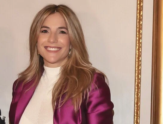 María Belén Ludueña apostó al power suit más elegante para homenajear a Gustavo Cadile