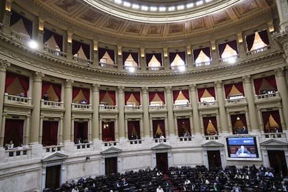 Tributaristas y contribuyentes están a la expectativa de que se traten los cambios del Régimen Simplificado de Ganancias en el Congreso. 