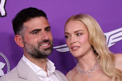 Lindsay Lohan y el financiero Bader Shammas están juntos desde principios de febrero de 2020. La pareja se comprometió en noviembre de 2021, contrajo matrimonio en 2022 y dio la bienvenida a su primer hijo en 2023