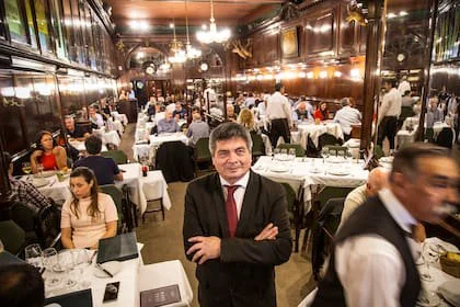 La imagen publicada en LA NACION en diciembre de 2024 donde se ve, de fondo, tres de las cabezas