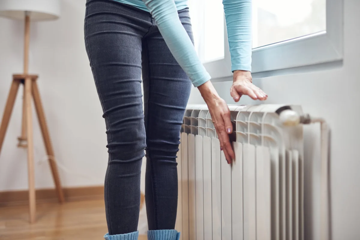 Los equipos de aire acondicionado —en especial aquéllos con tecnología Inverter— consumen menos que caloventores, estufas, radiadores, incluso vitroconvectores