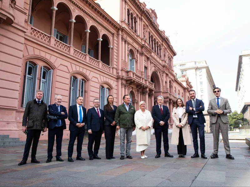 “Patriotas por Europa”: diputados de derecha vinieron a buscar las recetas de la motosierra de Milei