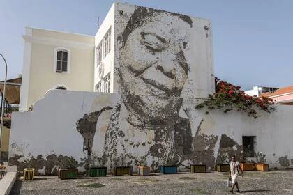 Cesária Evóra en un mural de Mindelo, Cabo Verde