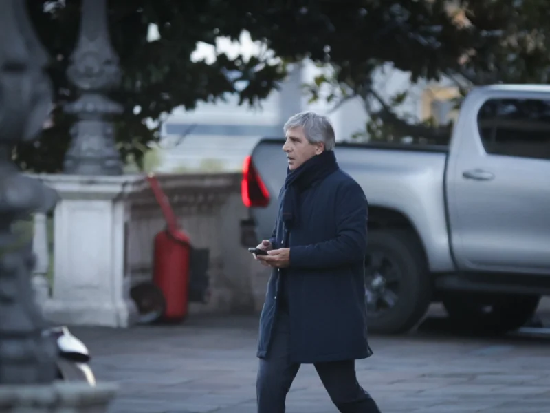 Blindaje electoral: Caputo anuncia el plan para cubrir los pagos de la deuda en 2027 y así bajar el riesgo país