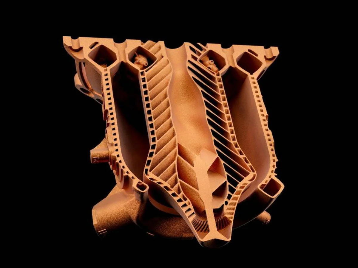 Sección de un motor aerospike con los canales de distribución de combustible usados para enfriar la cámara de combustión. (Leap 71)