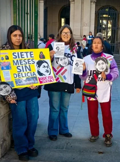 Compañeras y docentes de Delicia Mamani