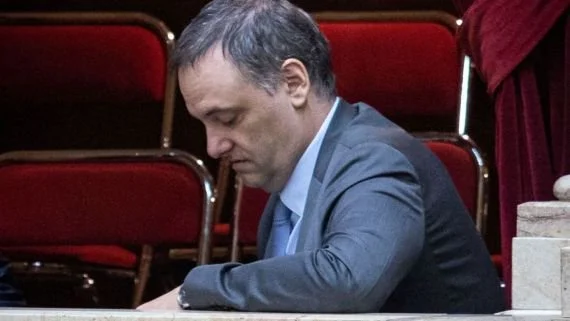 El nuevo escenario de Adorni: salidas al exterior bajo control judicial y más presión en la causa