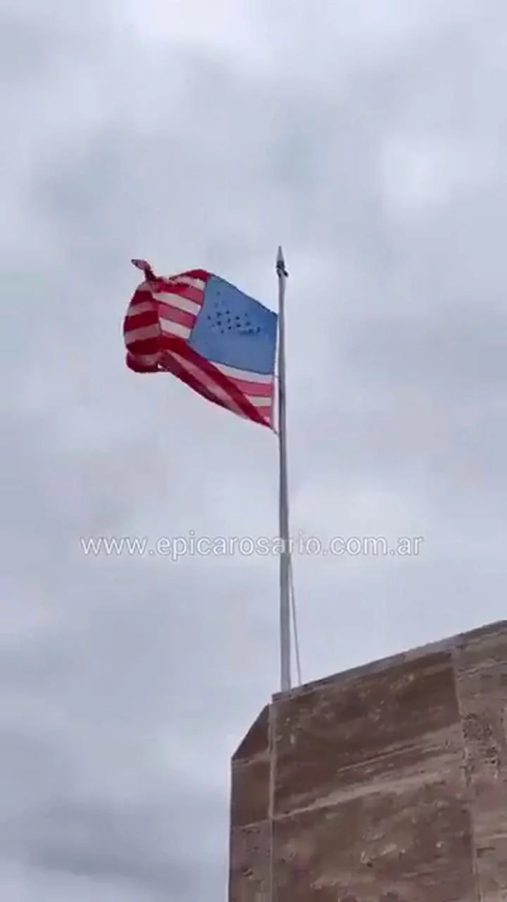 El motivo por el que la bandera de Estados Unidos flameó en el Monumento de la Bandera en Rosario