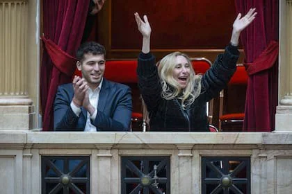 Karina Milei festeja el triunfo de la votación en Diputados junto a Sharif Menem