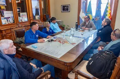 Sombra, intendente de Azul, el viernes, reunido con sindicalistas municipales