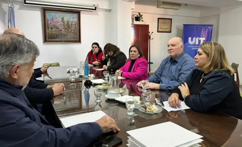 Beatriz Avila se reunió con industriales para acordar una agenda parlamentaria para la producción