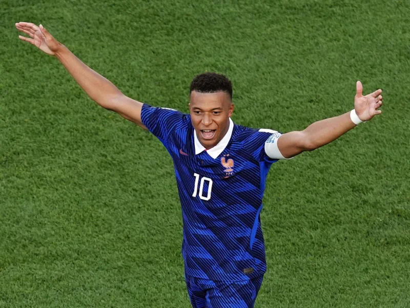 “Usted es una mujer despreciable e indigna de su cargo”: la dura respuesta de Kylian Mbappé a la senadora paraguaya Celeste Amarilla