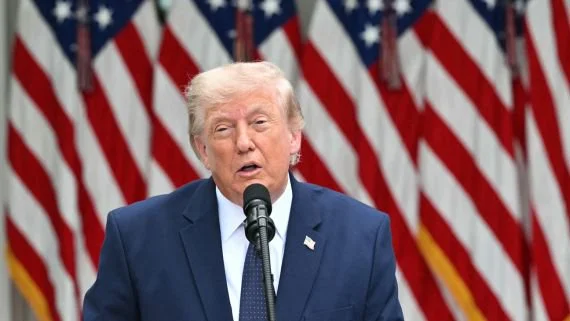 Trump politizó el aniversario de Estados Unidos, igual que Cristina Kirchner en Argentina