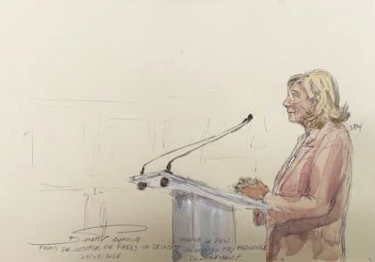 Este boceto judicial muestra a Marine Le Pen de pie en el banquillo de los acusados mientras escucha el veredicto del Tribunal de Apelación de París
