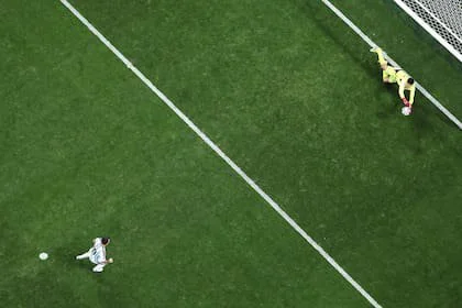 El arquero Mostafa Ahmed Abdelaziz Mohamed Shobeir le atajó un penal a Lionel Messi en el primer tiempo