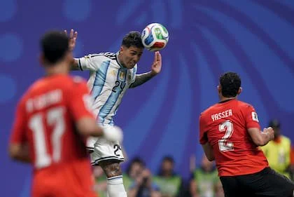 El cabezazo del triunfo: Enzo Fernández definió de gran forma y le dio el triunfo a la Argentina