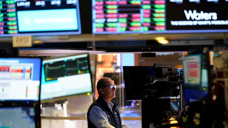 El riesgo país cayó a 405 puntos y marcó su nivel más bajo en ocho años